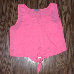 Pin knot tie tank